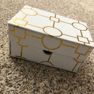 PBteen jewelry box